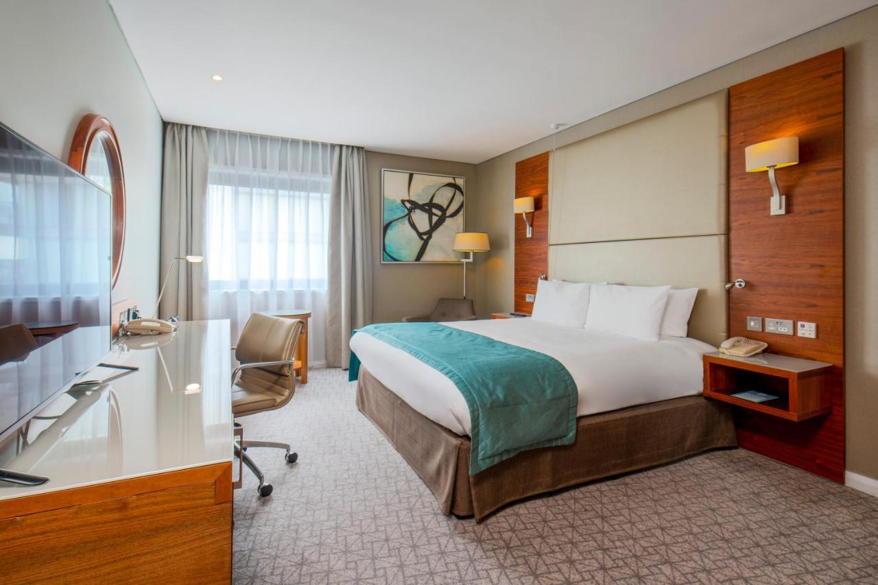 คราวน์ พลาซา ลอนดอน - ดอกแลนด์ส Hotel ภายนอก รูปภาพ
