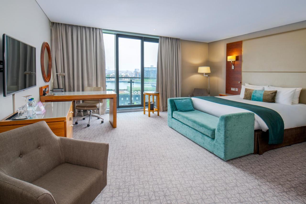 คราวน์ พลาซา ลอนดอน - ดอกแลนด์ส Hotel ภายนอก รูปภาพ