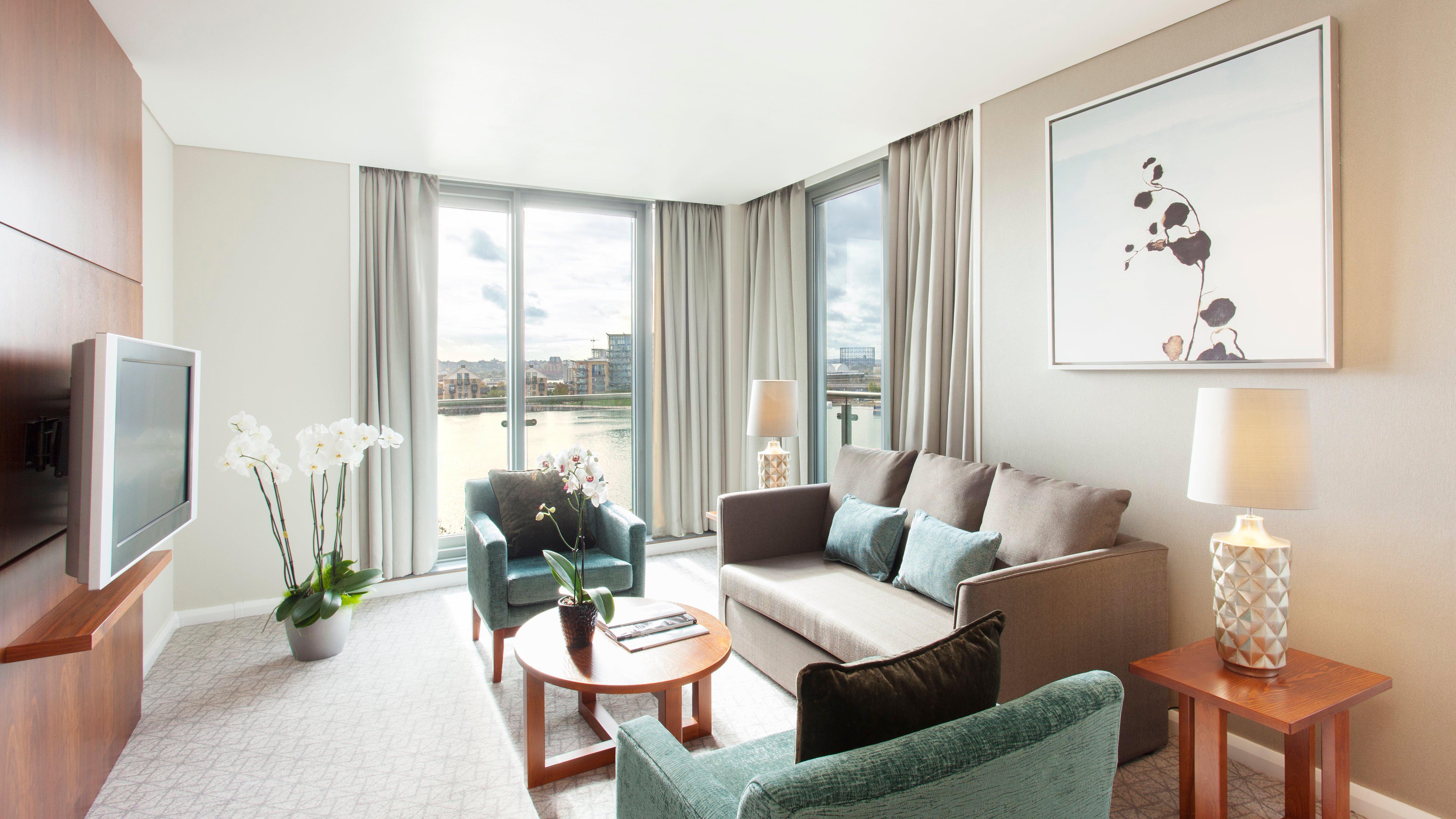 คราวน์ พลาซา ลอนดอน - ดอกแลนด์ส Hotel ภายนอก รูปภาพ