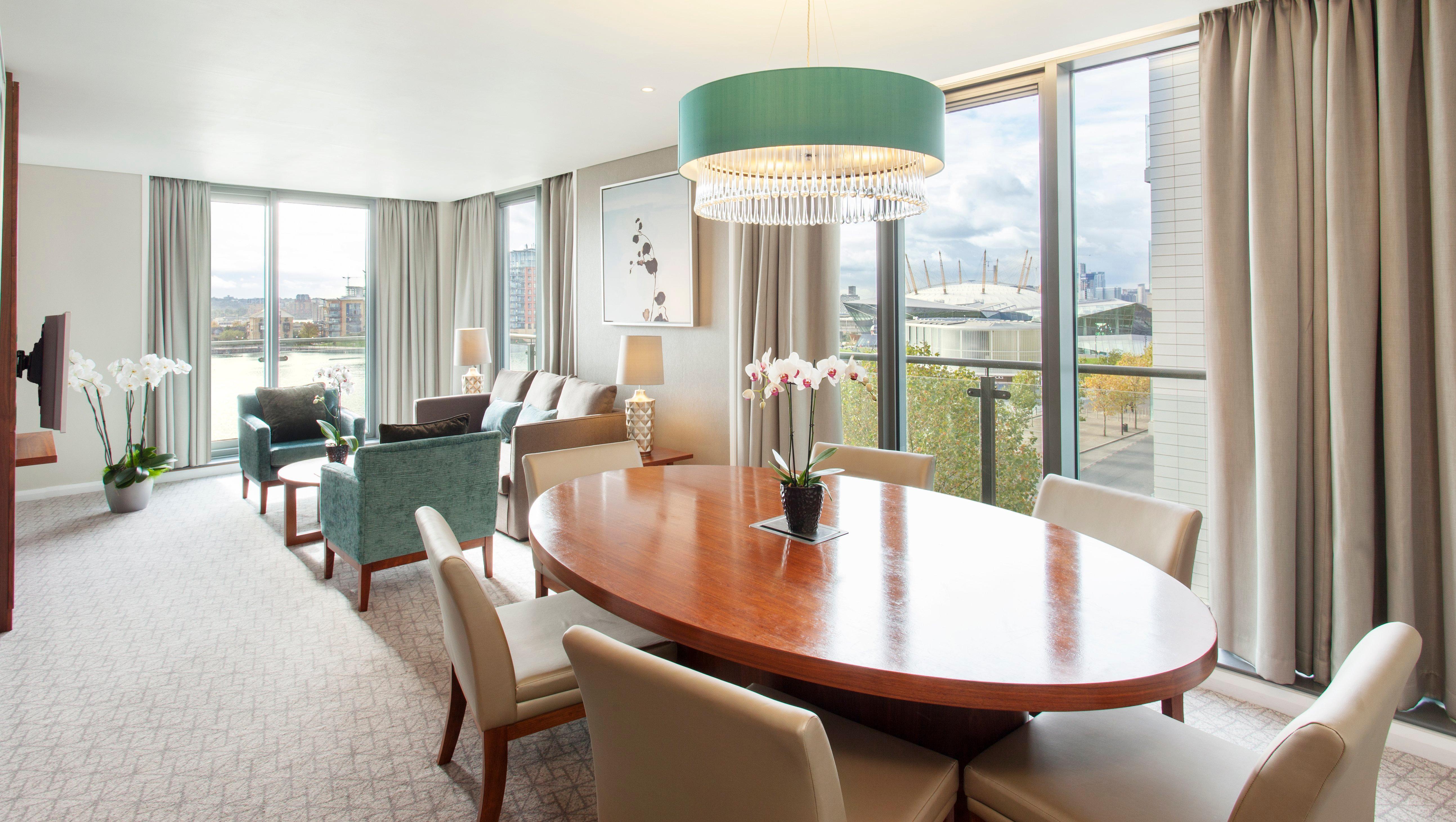 คราวน์ พลาซา ลอนดอน - ดอกแลนด์ส Hotel ภายนอก รูปภาพ