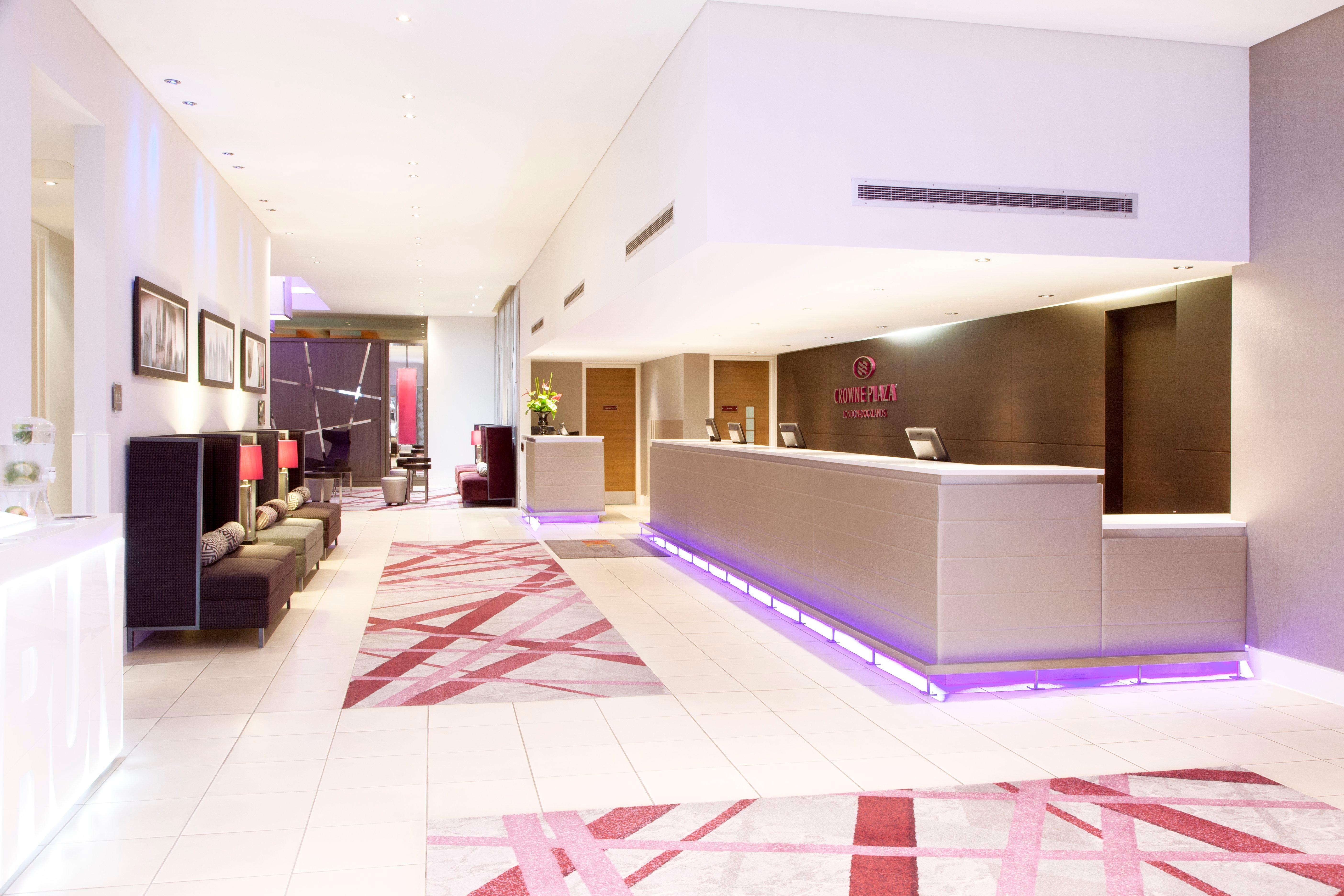 คราวน์ พลาซา ลอนดอน - ดอกแลนด์ส Hotel ภายนอก รูปภาพ