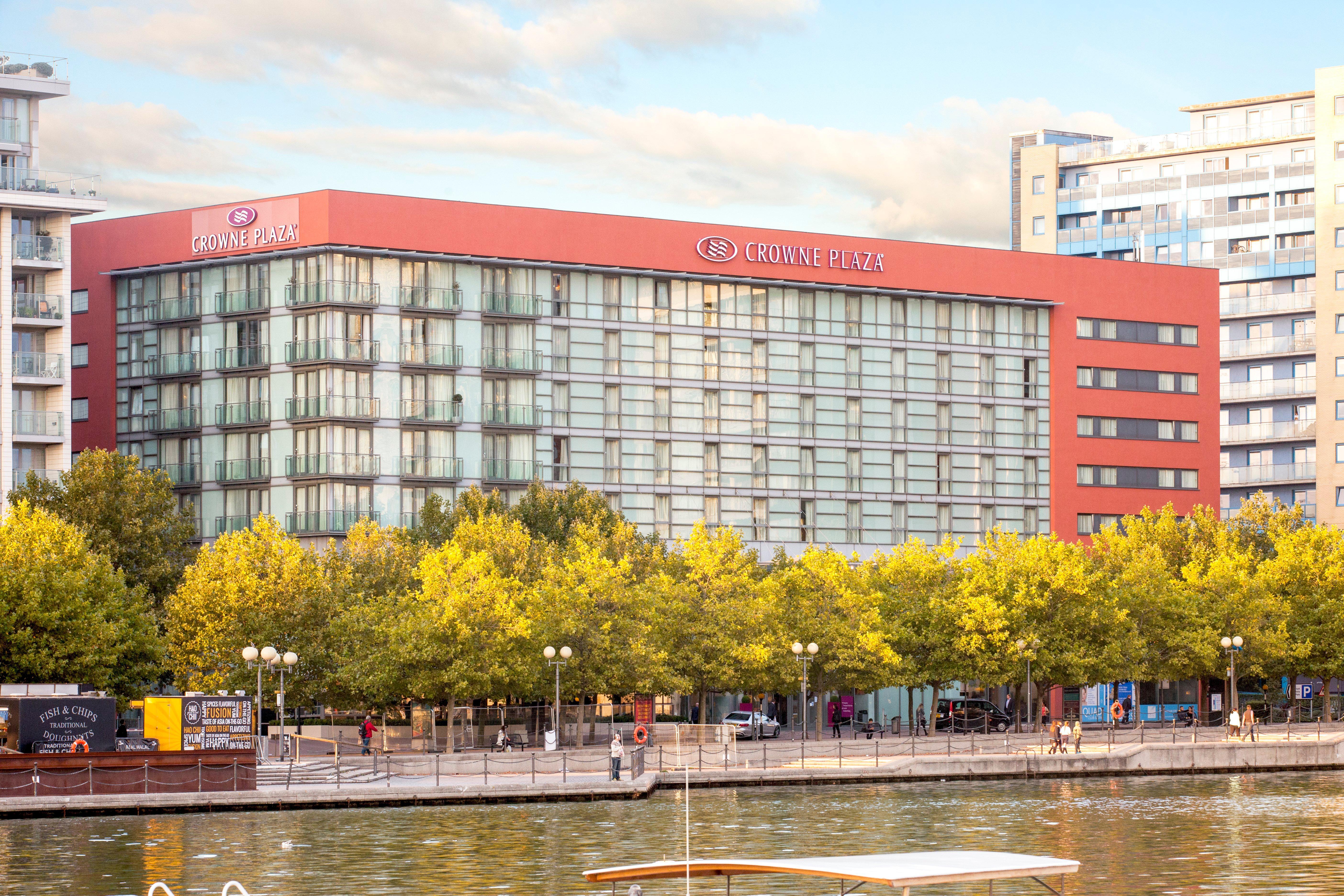 คราวน์ พลาซา ลอนดอน - ดอกแลนด์ส Hotel ภายนอก รูปภาพ